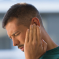 Quälender Druck auf den Ohren - Was kannst du tun?